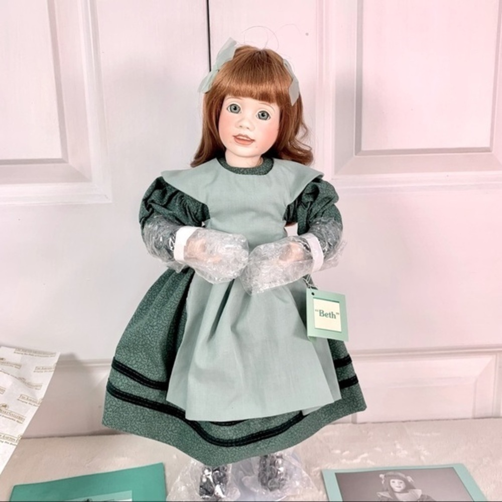 NEW Ashton Drake Galleries "Beth" Porcelain Doll